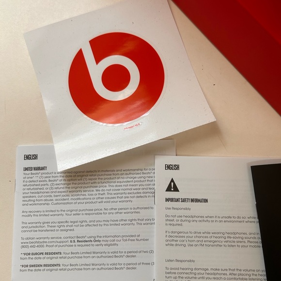 Beats2Box with sticker, and instruction booklet - Picture 2 of 10